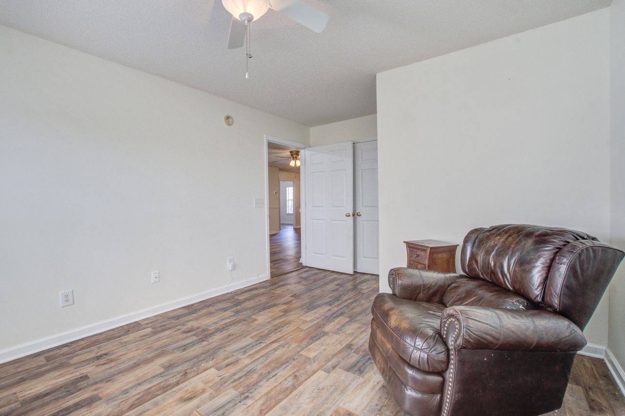 317 Dupont Way Photo 25