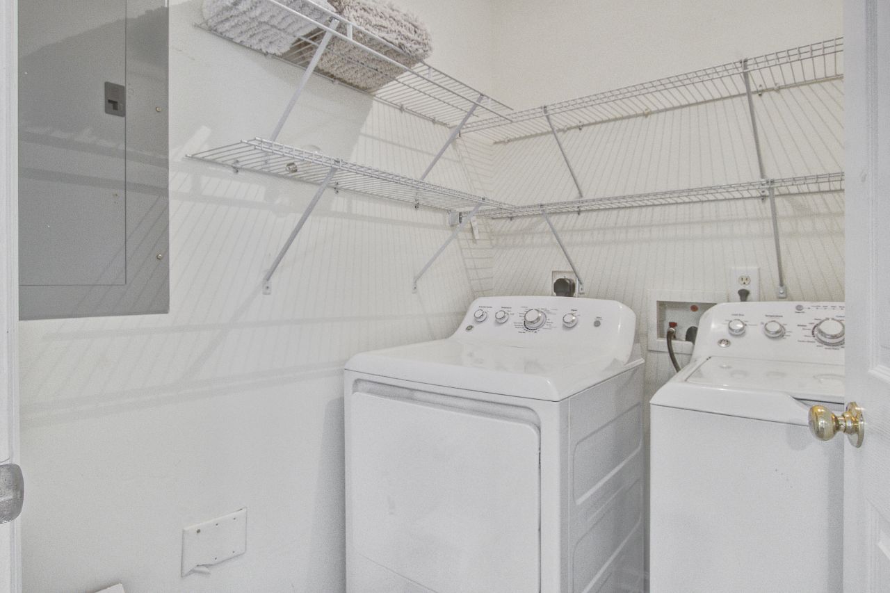 317 Dupont Way Photo 32