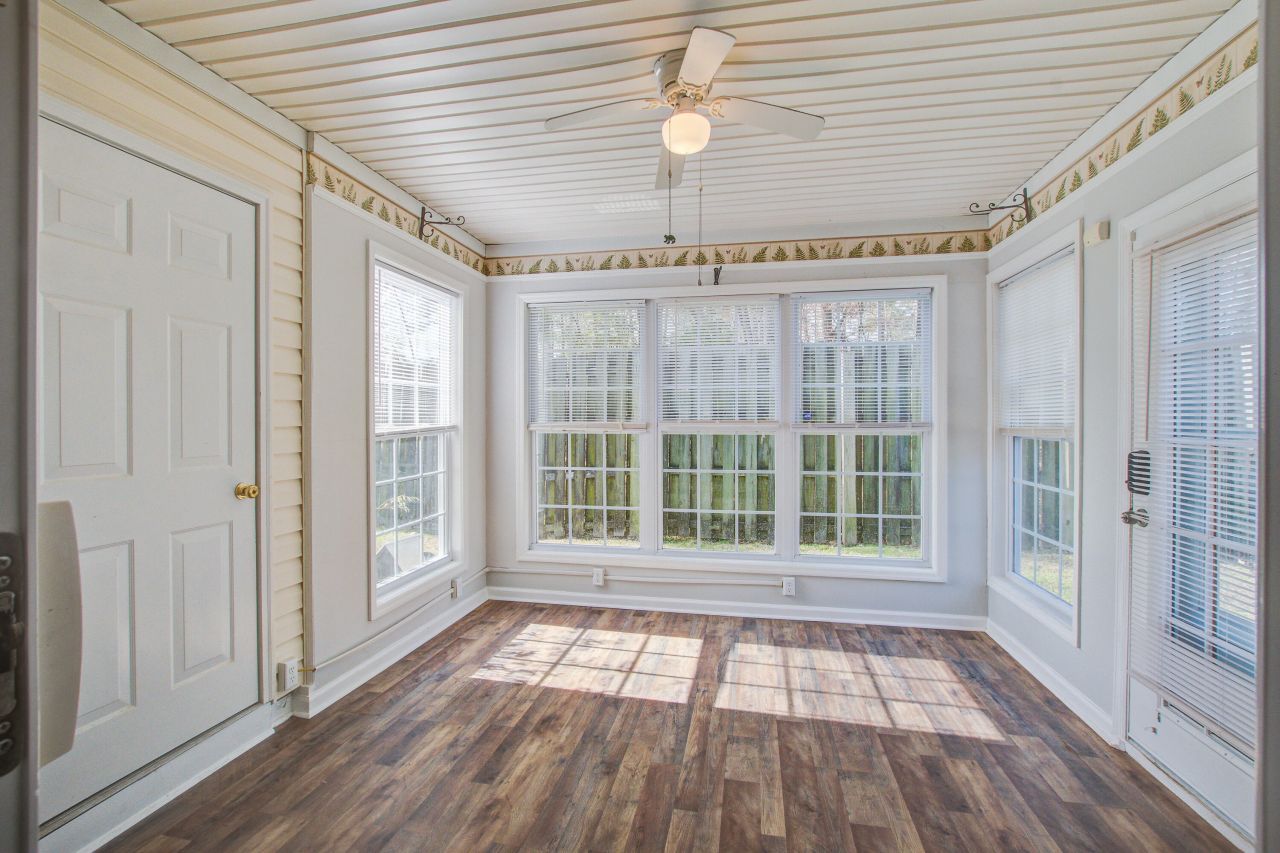 317 Dupont Way Photo 34