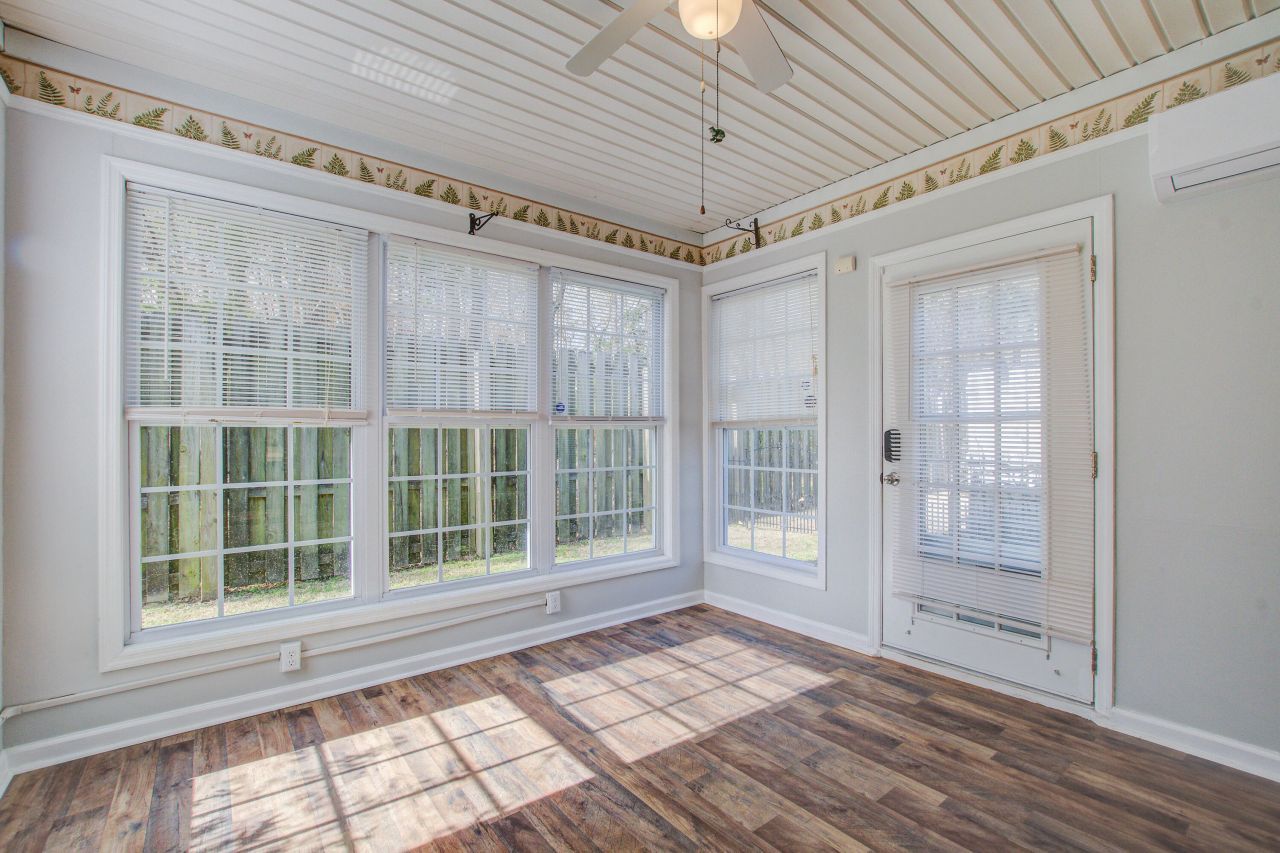 317 Dupont Way Photo 35