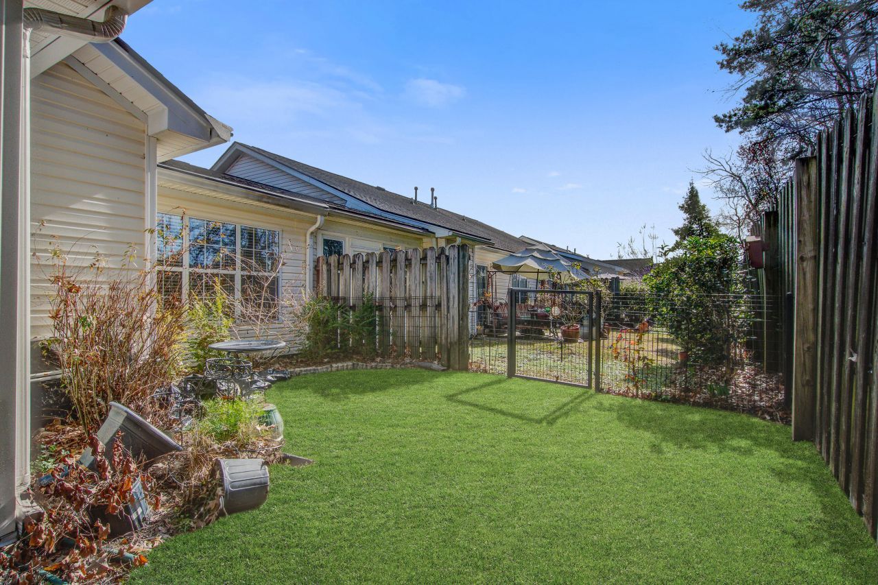 317 Dupont Way Photo 37