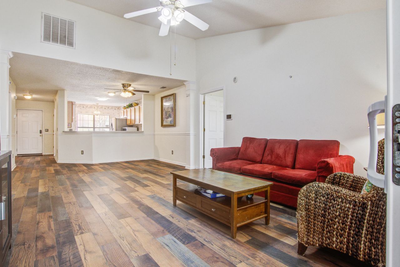 317 Dupont Way Photo 9