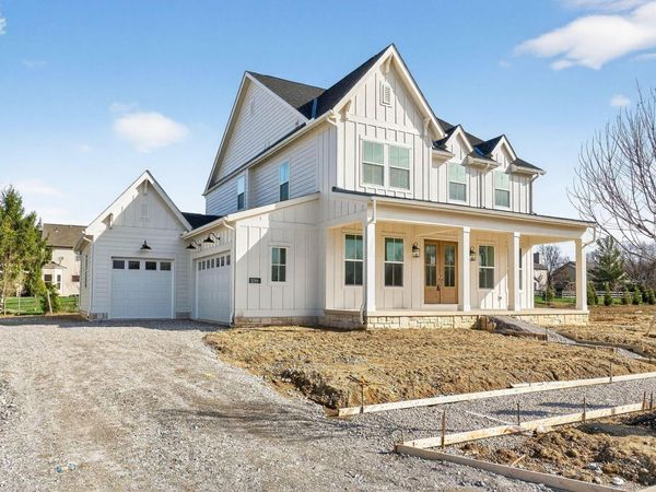 3299 Briarwood Lane, Lewis Center, OH 43035