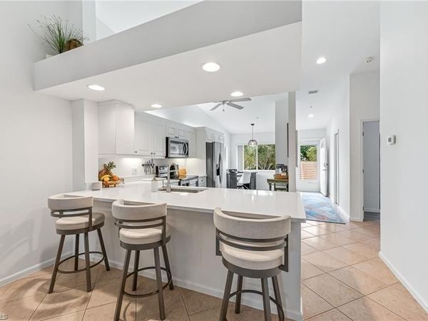 6820 Beach Resort DR, Unit 16, NAPLES, FL 34114