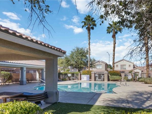 927 Clear Diamond Avenue, Las Vegas, NV 89123