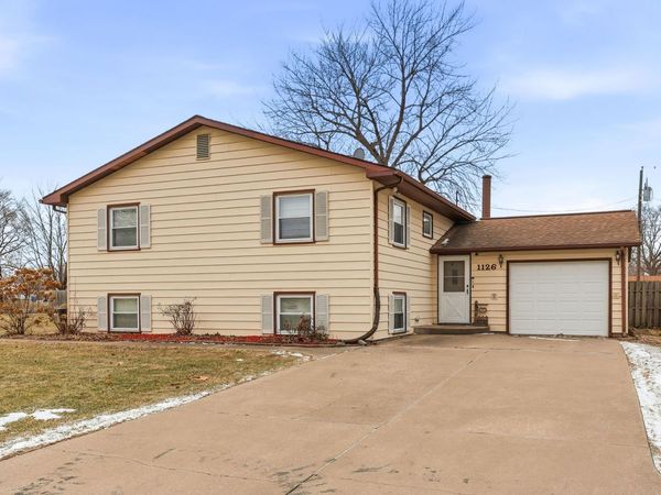 1126 13th Street, Silvis, IL 61282