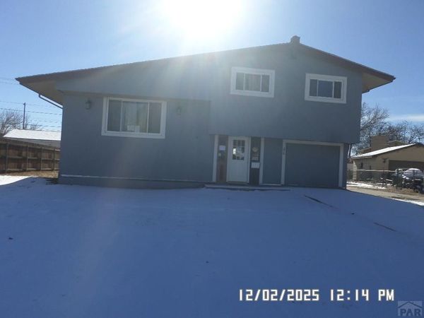 46 Radcliff Lane, Pueblo, CO 81005