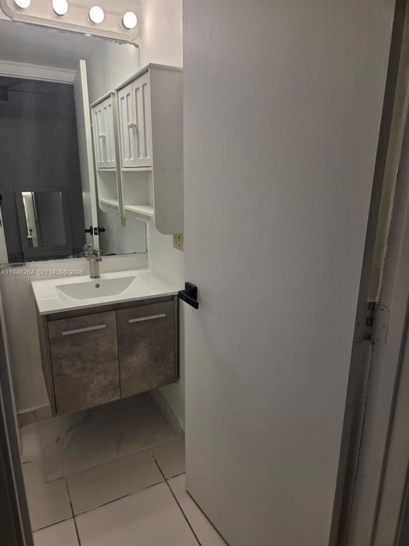 5440 W 21st, Unit 302, Hialeah, FL 33016 Photo