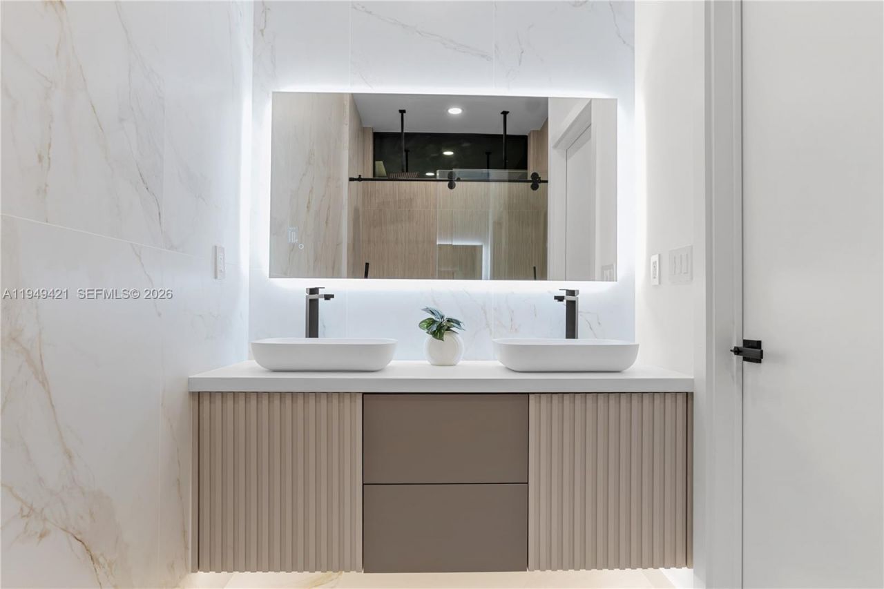 2823 SW 23rd Ter, Miami, FL 33145 Photo