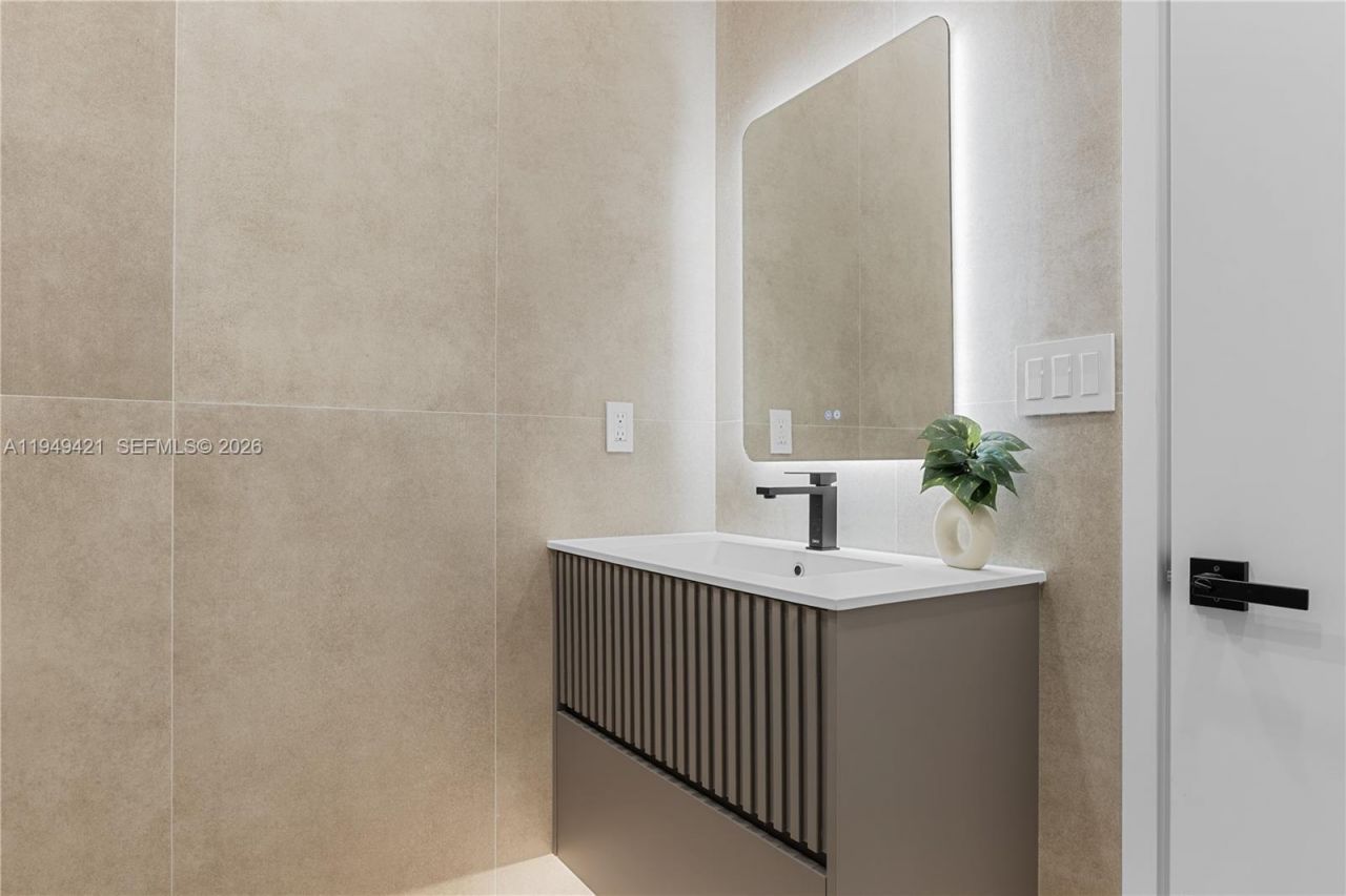 2823 SW 23rd Ter, Miami, FL 33145 Photo