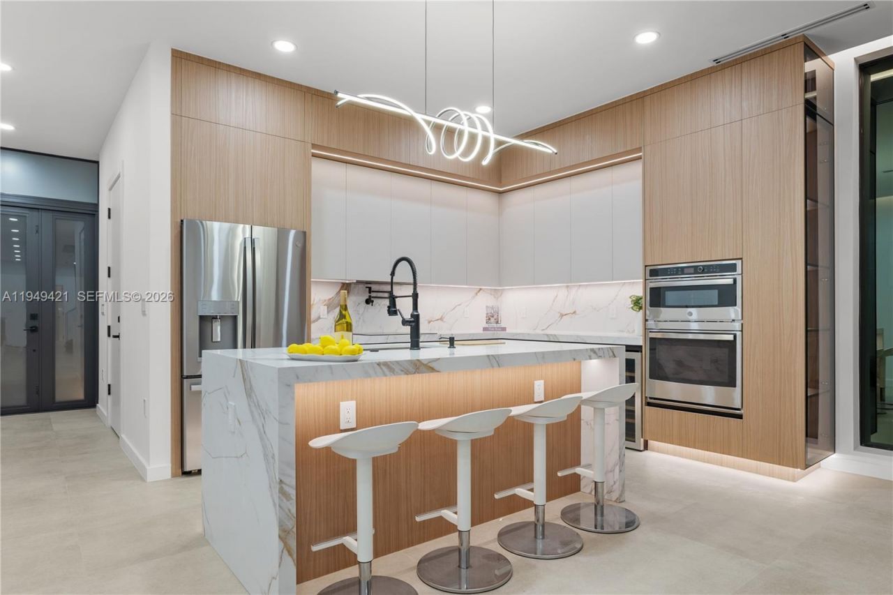 2823 SW 23rd Ter, Miami, FL 33145 Photo