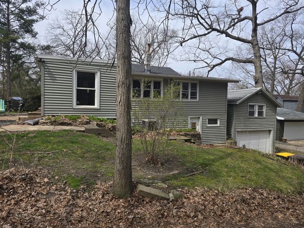 2616 Apache Trail, McHenry, IL 60051