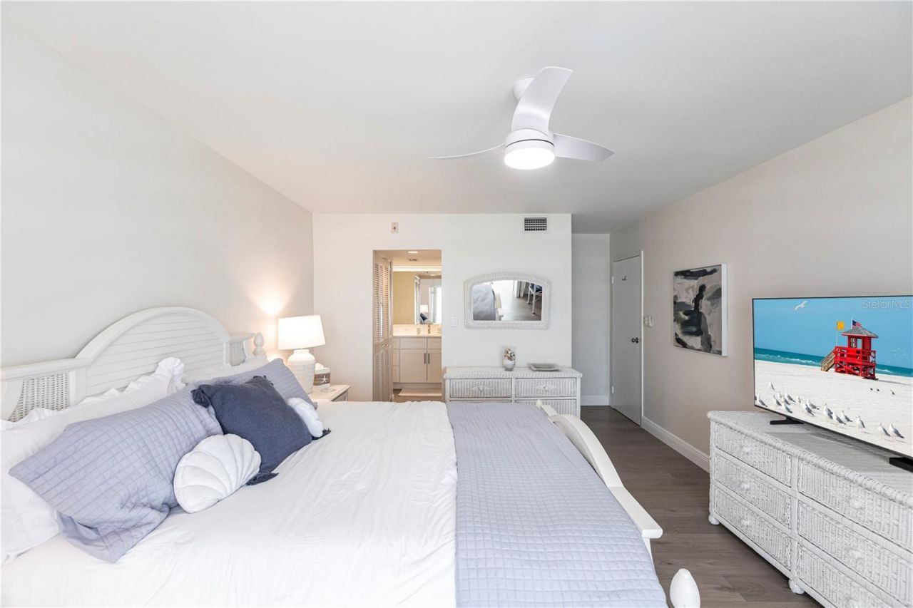 1055 W Peppertree Drive, Unit 106AA, Sarasota, FL 34242 Photo