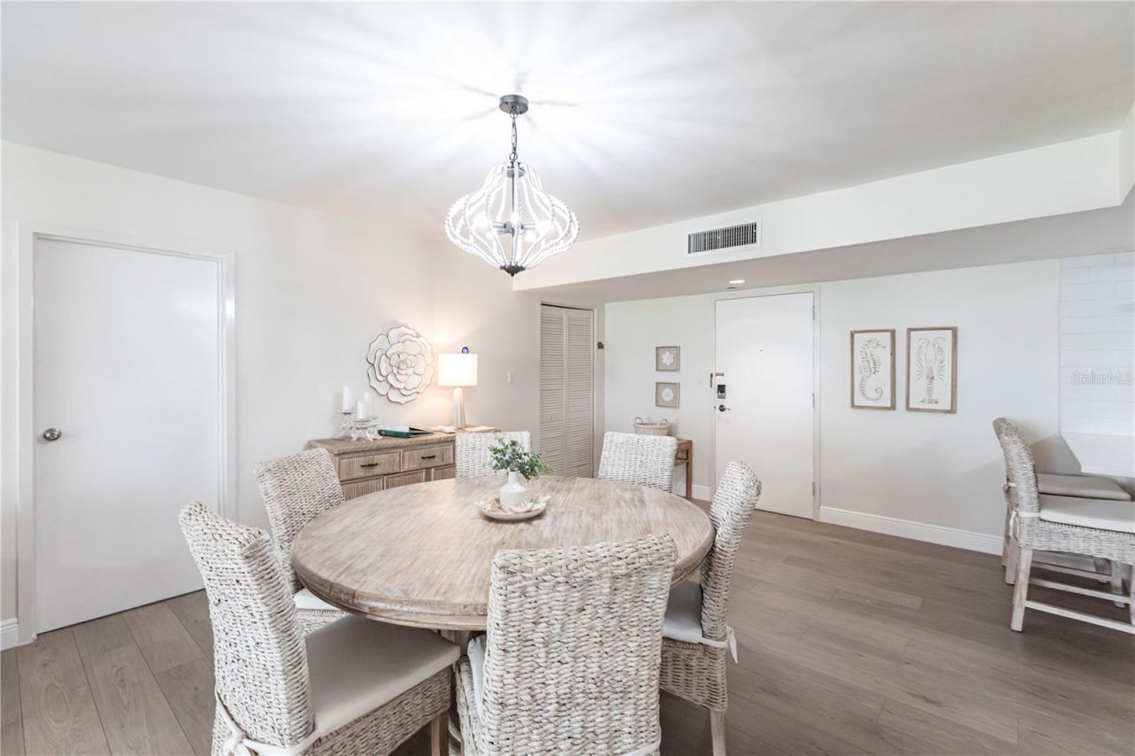 1055 W Peppertree Drive, Unit 106AA, Sarasota, FL 34242 Photo