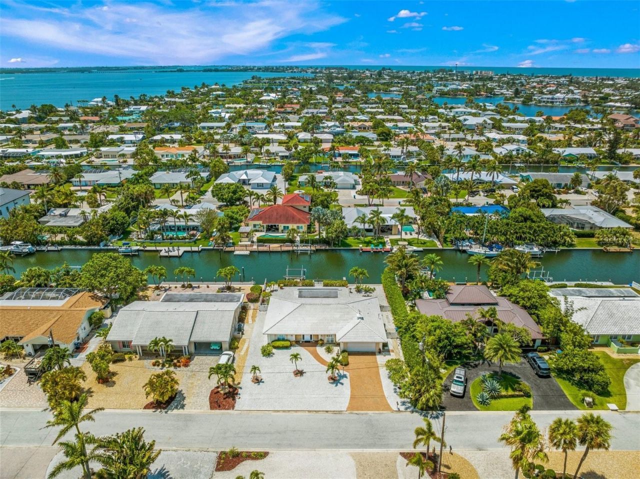 614 Gladstone Lane, Holmes Beach, FL 34217 Photo