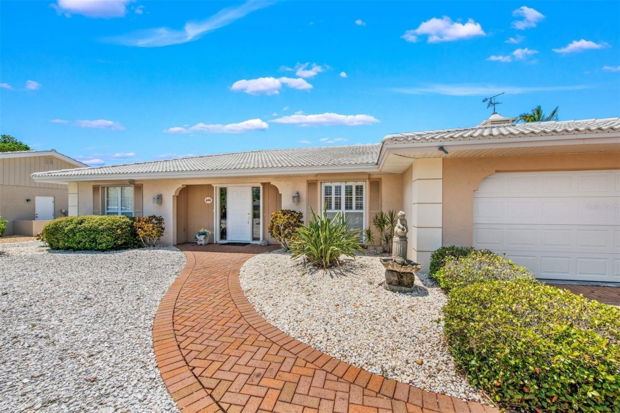 614 Gladstone Lane, Holmes Beach, FL 34217 Photo