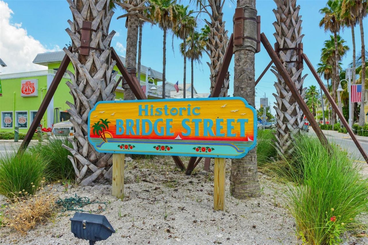 614 Gladstone Lane, Holmes Beach, FL 34217 Photo