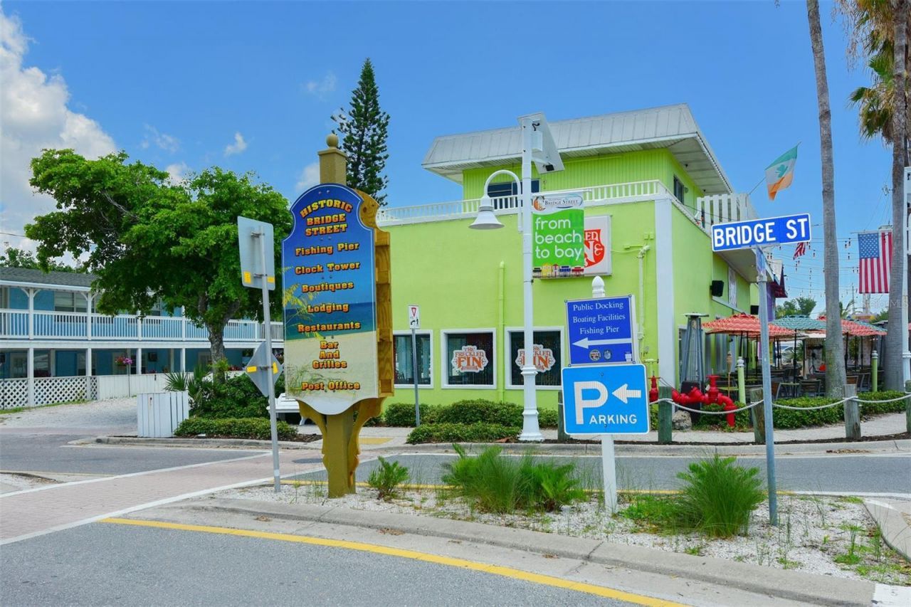 614 Gladstone Lane, Holmes Beach, FL 34217 Photo