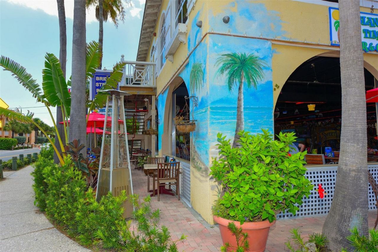 614 Gladstone Lane, Holmes Beach, FL 34217 Photo