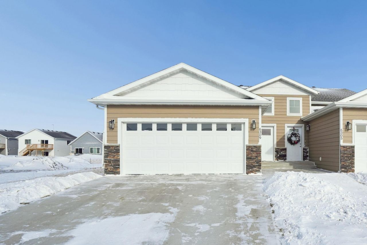 6309 83rd Avenue S, Horace, ND 58047 Main Photo