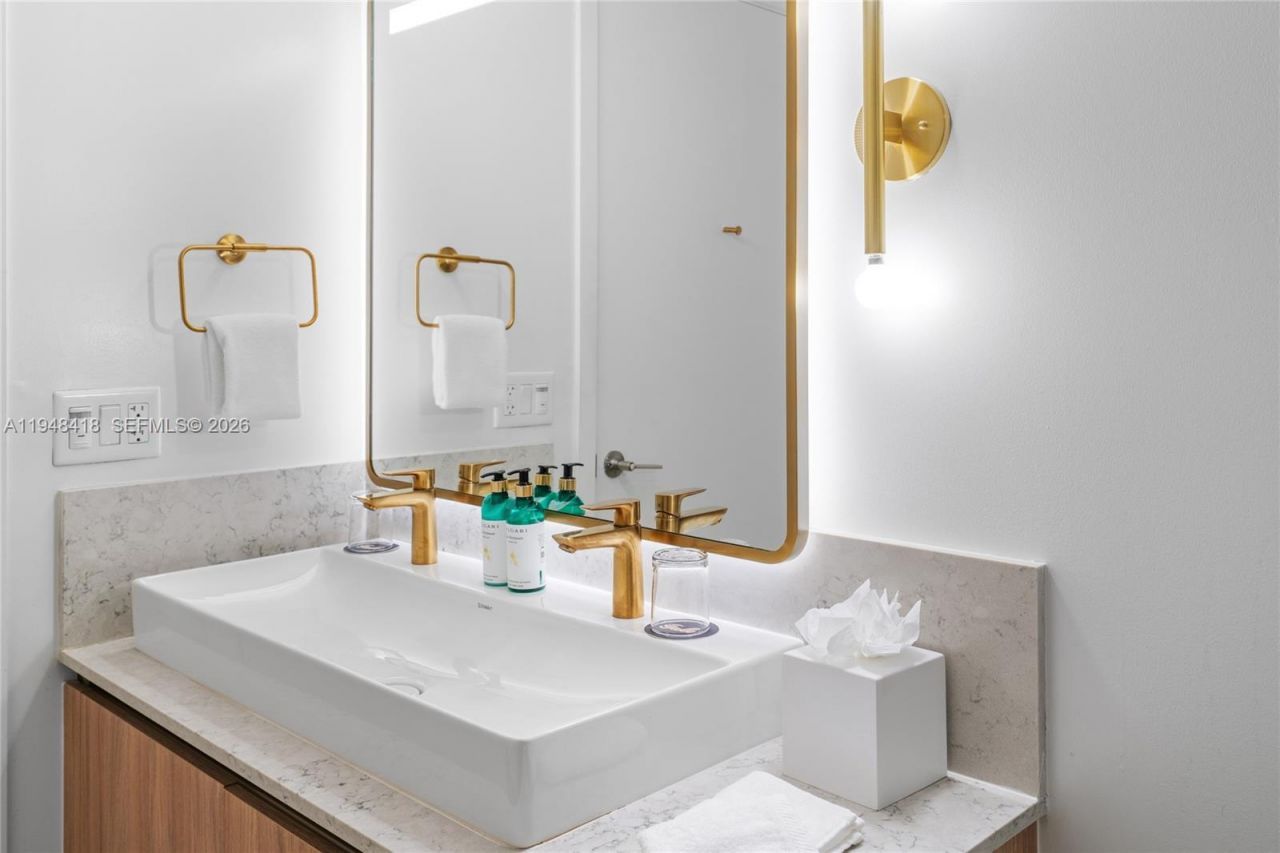 159 NE 6th St, Unit 2804, Miami, FL 33132 Photo