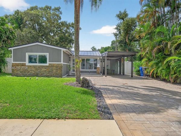 6640 Douglas , Hollywood, FL 33024