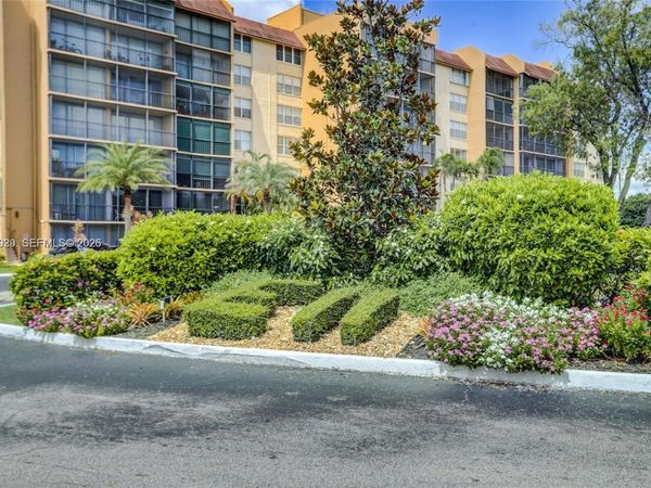 3821 Environ Blvd , Unit 406, Lauderhill, FL 33319