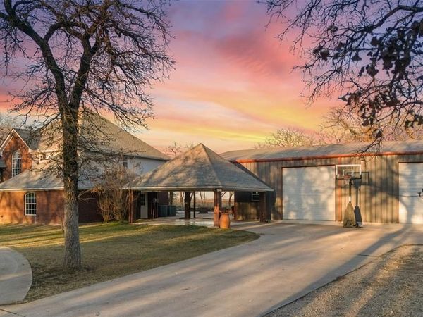 102 County Road 424A, Lorena, TX 76655