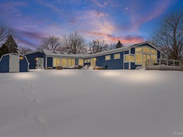 3301 Mann Road, Waterford Twp, MI 48346