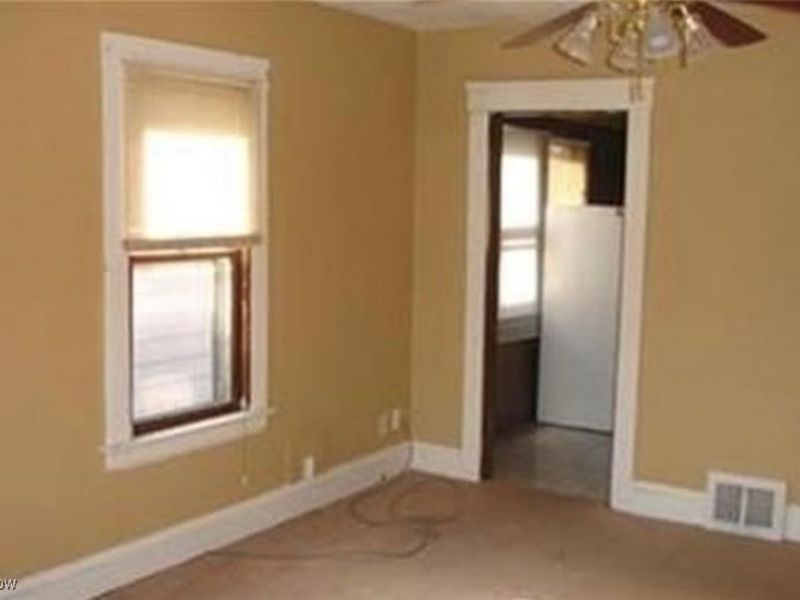 16523 Kipling Avenue, Cleveland, OH 44110 Photo 5