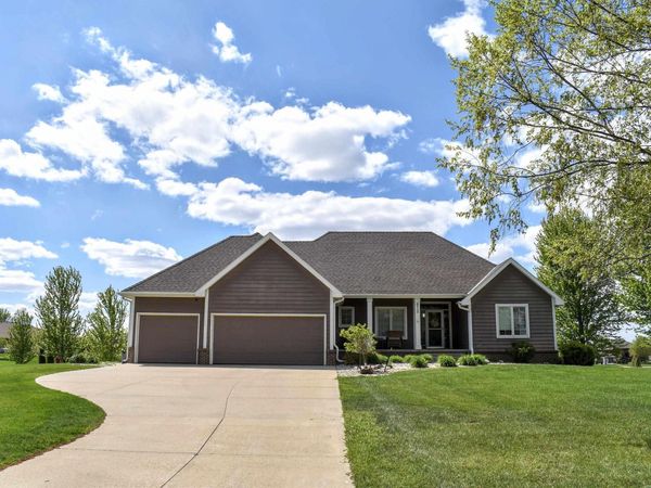 813 Brookside Drive, Jefferson, SD 57038