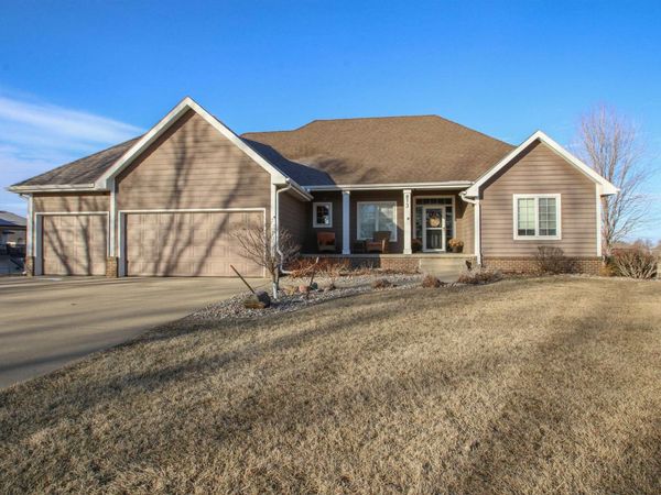 813 Brookside Drive, Jefferson, SD 57038