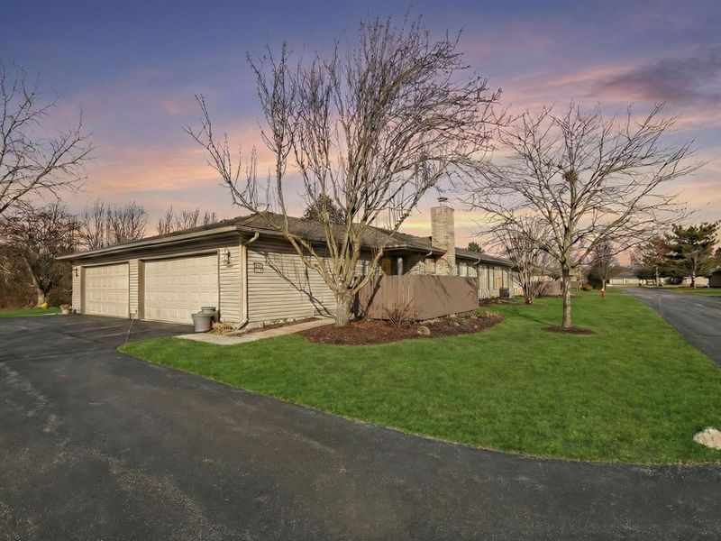 2651 Brittany Oaks Boulevard, Hilliard, OH 43026 Photo 2