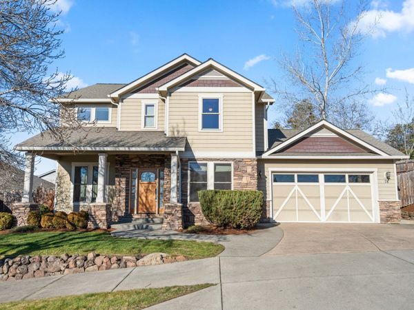 78 Greenmoor Drive, Eagle Point, OR 97524