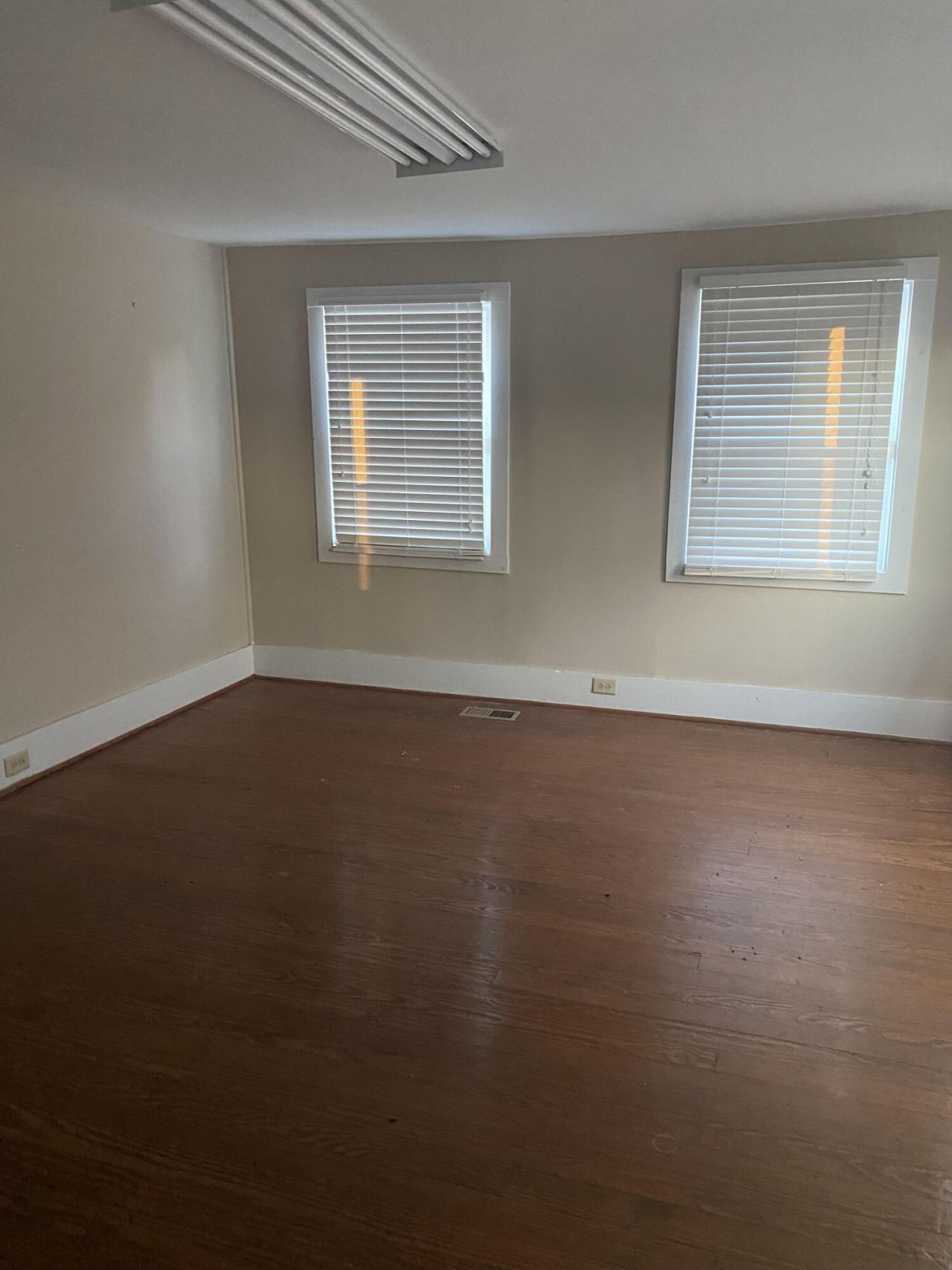 3497 Main Highway Photo 6