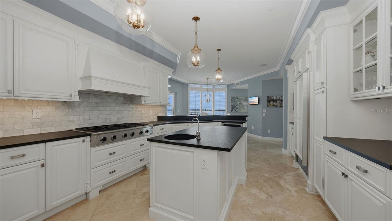 136 Golden Gate Point, Unit 502, Sarasota, FL 34236 Photo