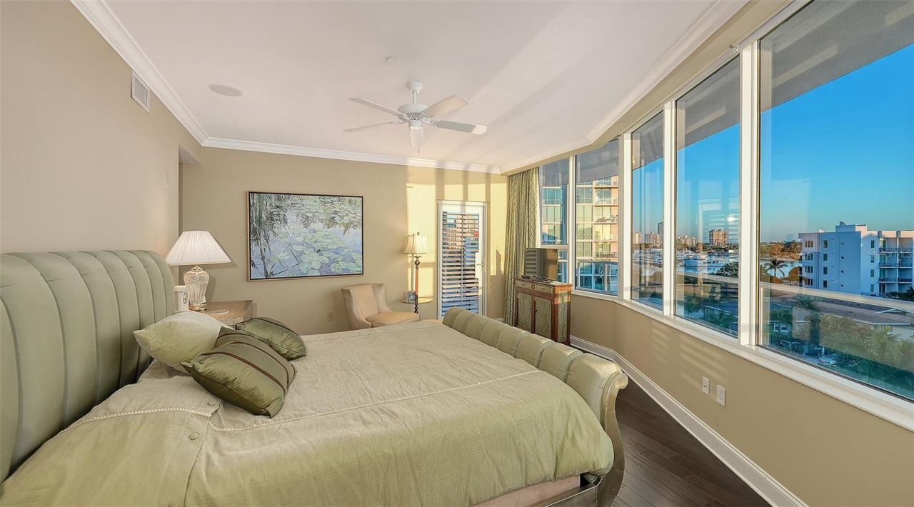 136 Golden Gate Point, Unit 502, Sarasota, FL 34236 Photo