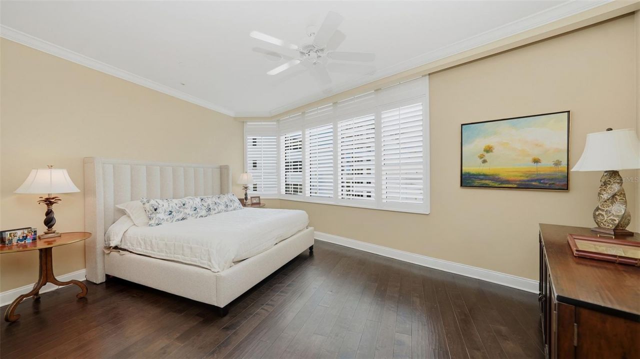 136 Golden Gate Point, Unit 502, Sarasota, FL 34236 Photo