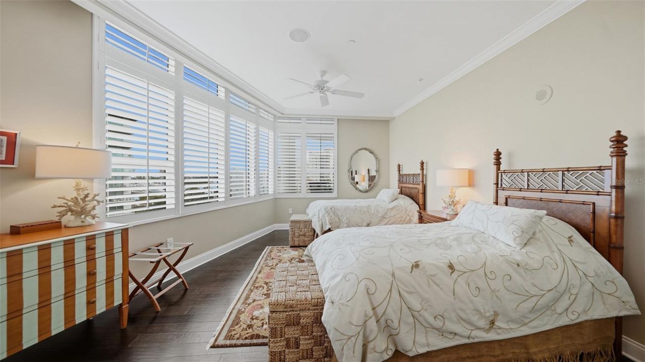 136 Golden Gate Point, Unit 502, Sarasota, FL 34236 Photo