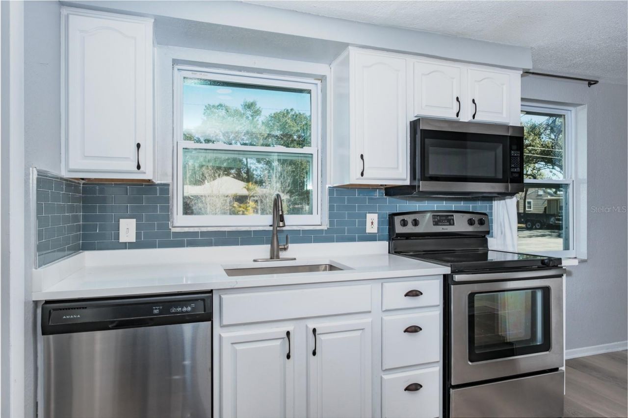 301 43rd Avenue N, Saint Petersburg, FL 33703 Photo