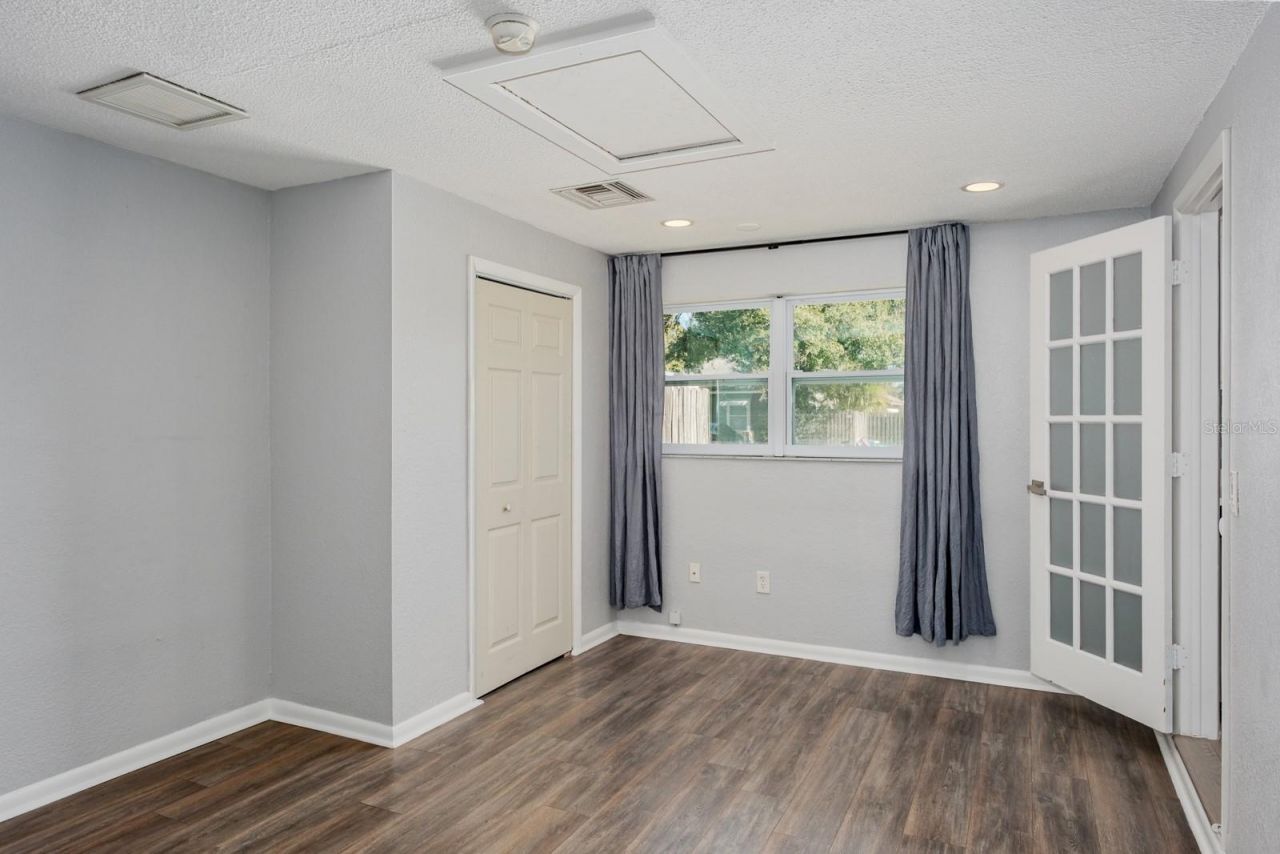 301 43rd Avenue N, Saint Petersburg, FL 33703 Photo