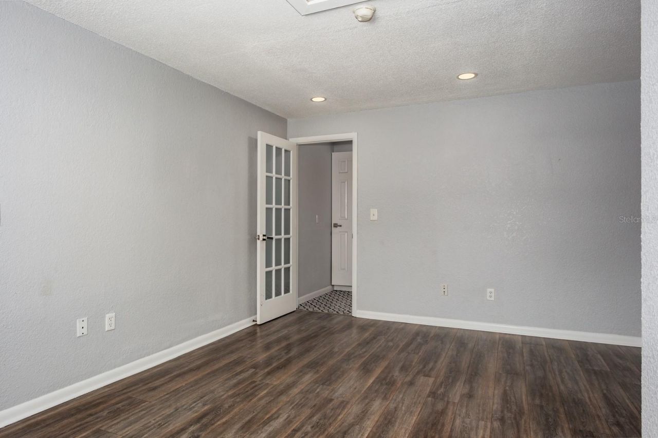 301 43rd Avenue N, Saint Petersburg, FL 33703 Photo