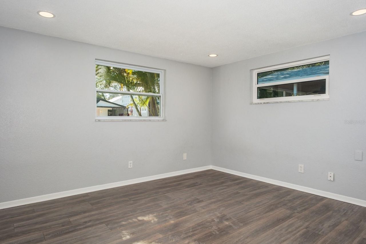 301 43rd Avenue N, Saint Petersburg, FL 33703 Photo