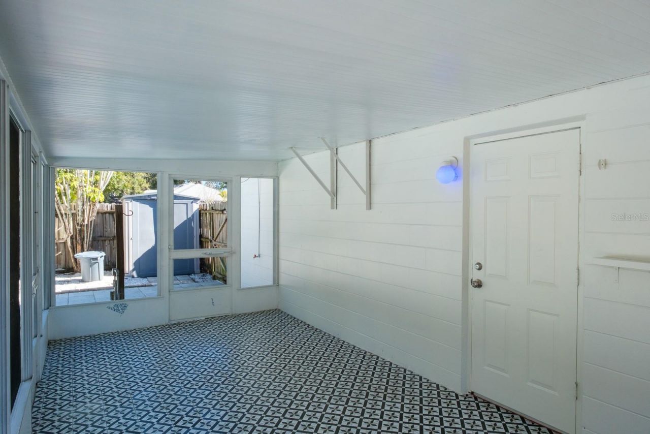 301 43rd Avenue N, Saint Petersburg, FL 33703 Photo