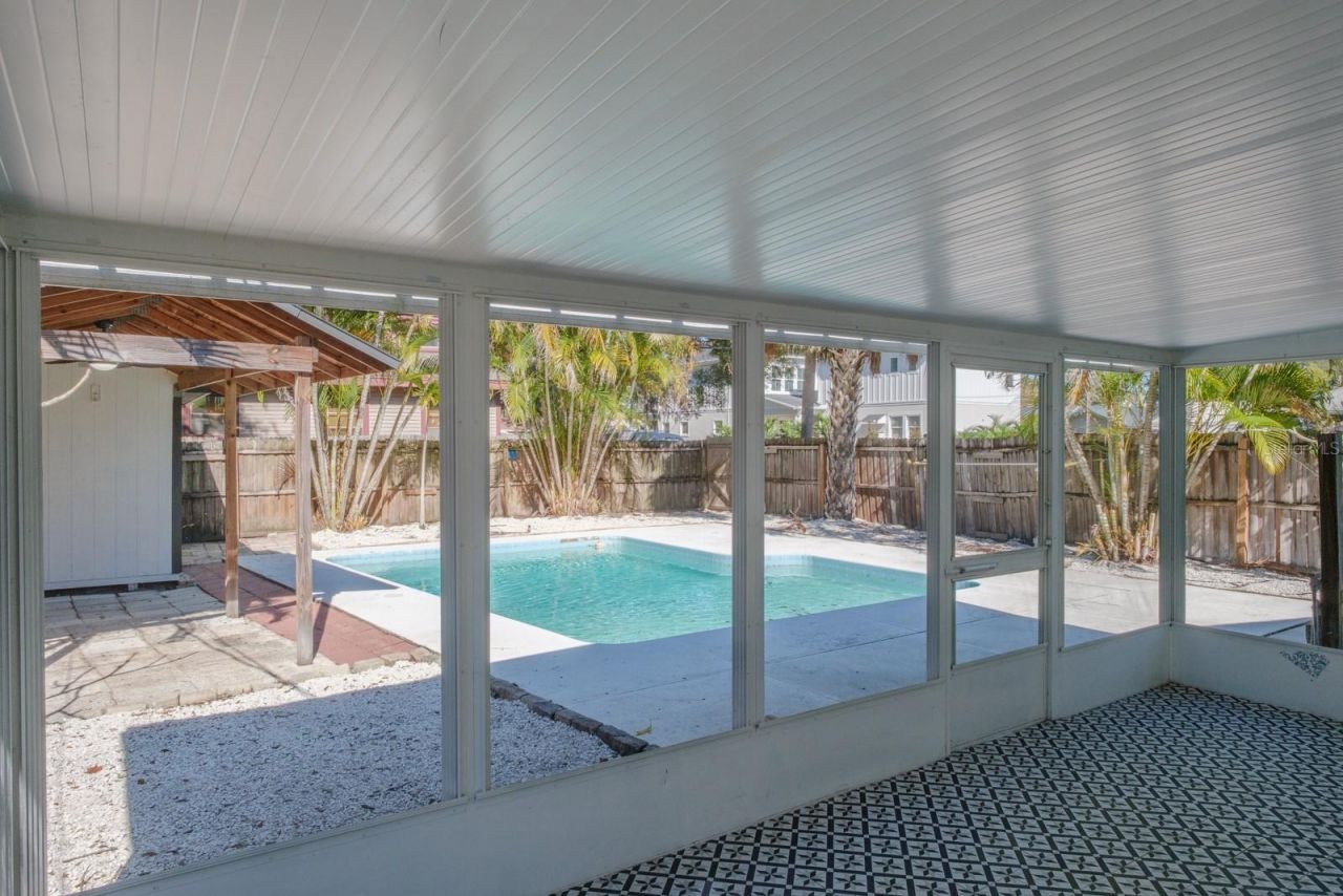 301 43rd Avenue N, Saint Petersburg, FL 33703 Photo