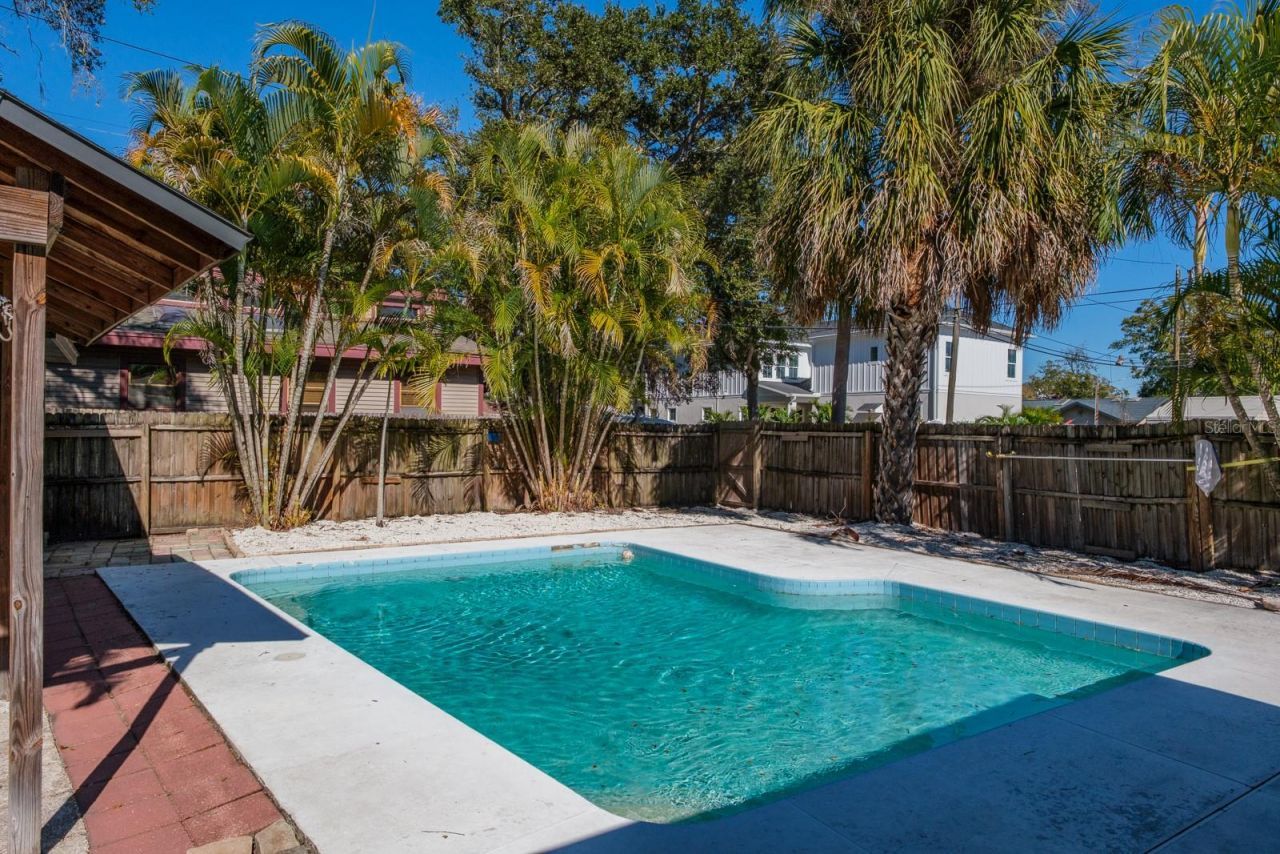 301 43rd Avenue N, Saint Petersburg, FL 33703 Photo