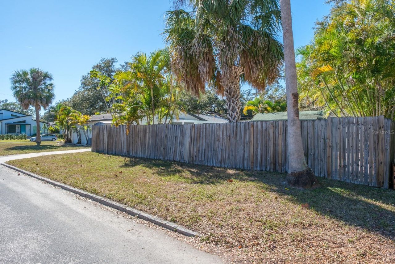 301 43rd Avenue N, Saint Petersburg, FL 33703 Photo