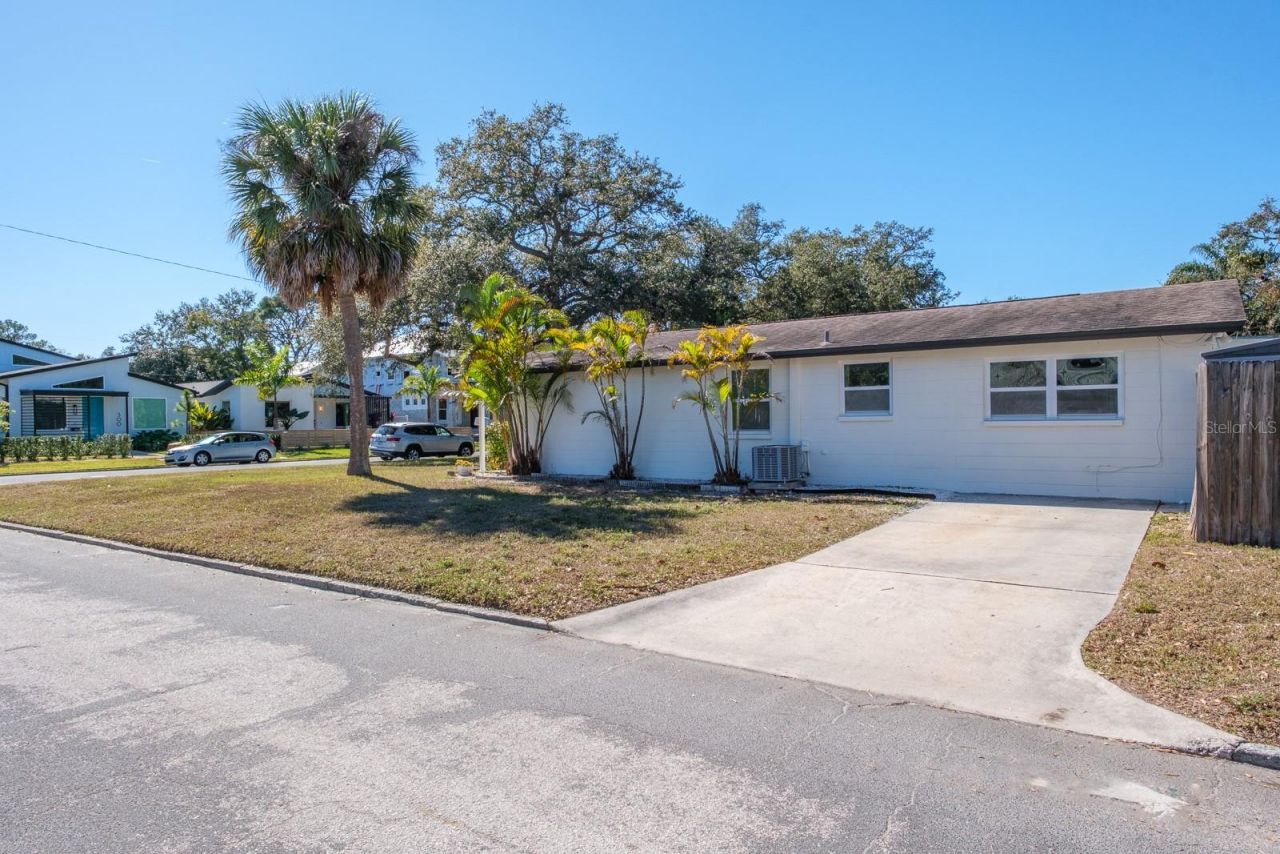 301 43rd Avenue N, Saint Petersburg, FL 33703 Photo