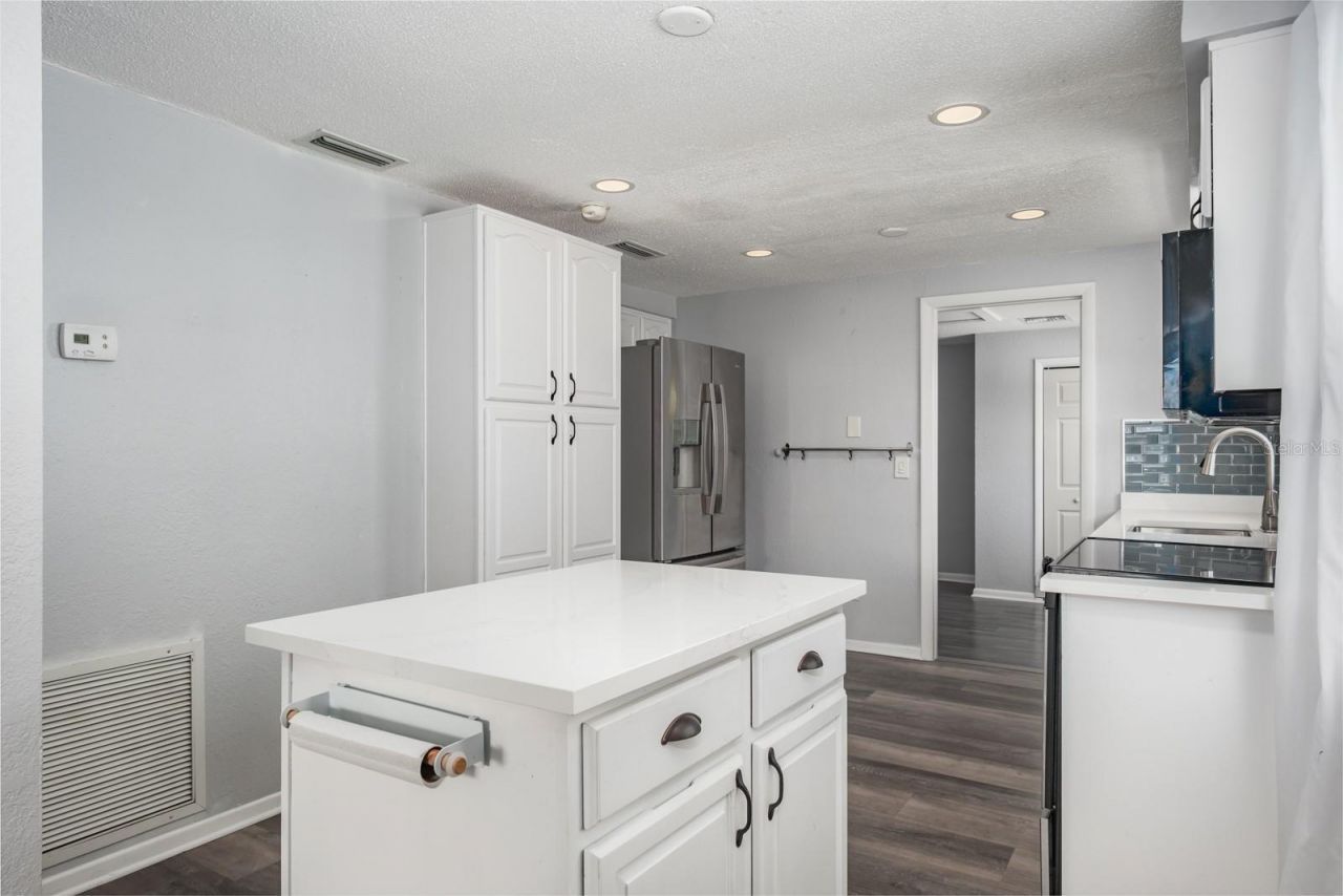 301 43rd Avenue N, Saint Petersburg, FL 33703 Photo