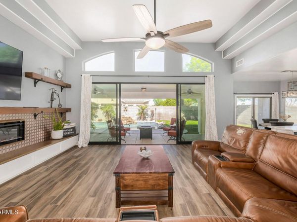 992 E BEECHNUT Drive, Chandler, AZ 85249